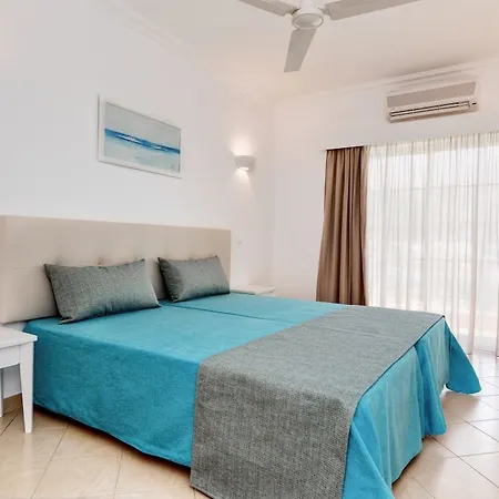 3hb Clube Humbria מלון דירות 4*